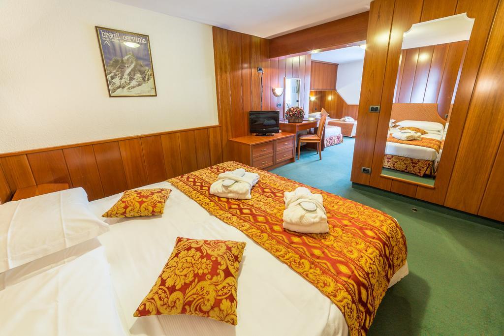 Excelsior Planet Hotel เบรยล์-แชร์วิเนีย ภายนอก รูปภาพ