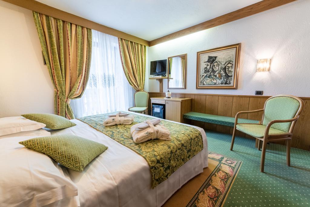 Excelsior Planet Hotel เบรยล์-แชร์วิเนีย ภายนอก รูปภาพ